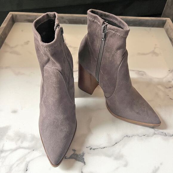Steve Madden Gray Suede Touchdown Booties Size 6 - Picture 3 of 10